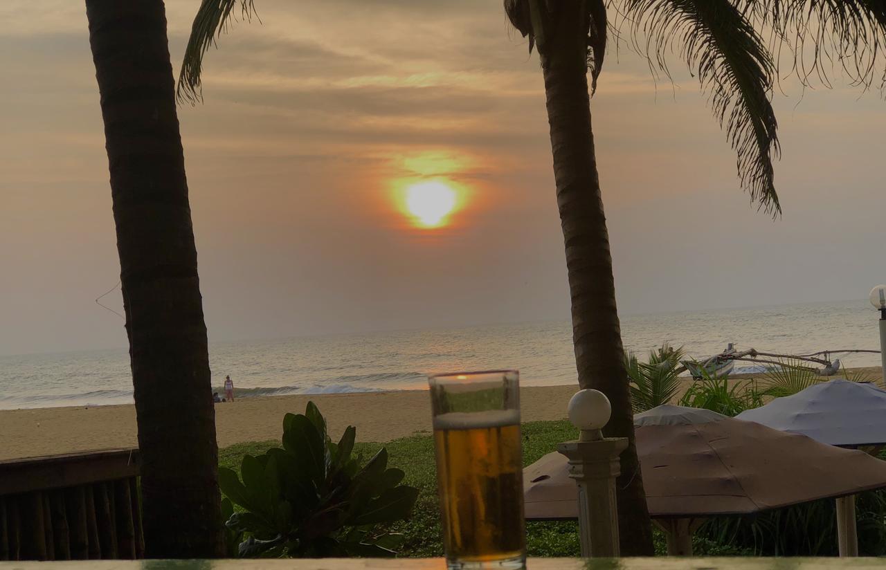 Lanka Beach Hotel Ettukala Exterior foto