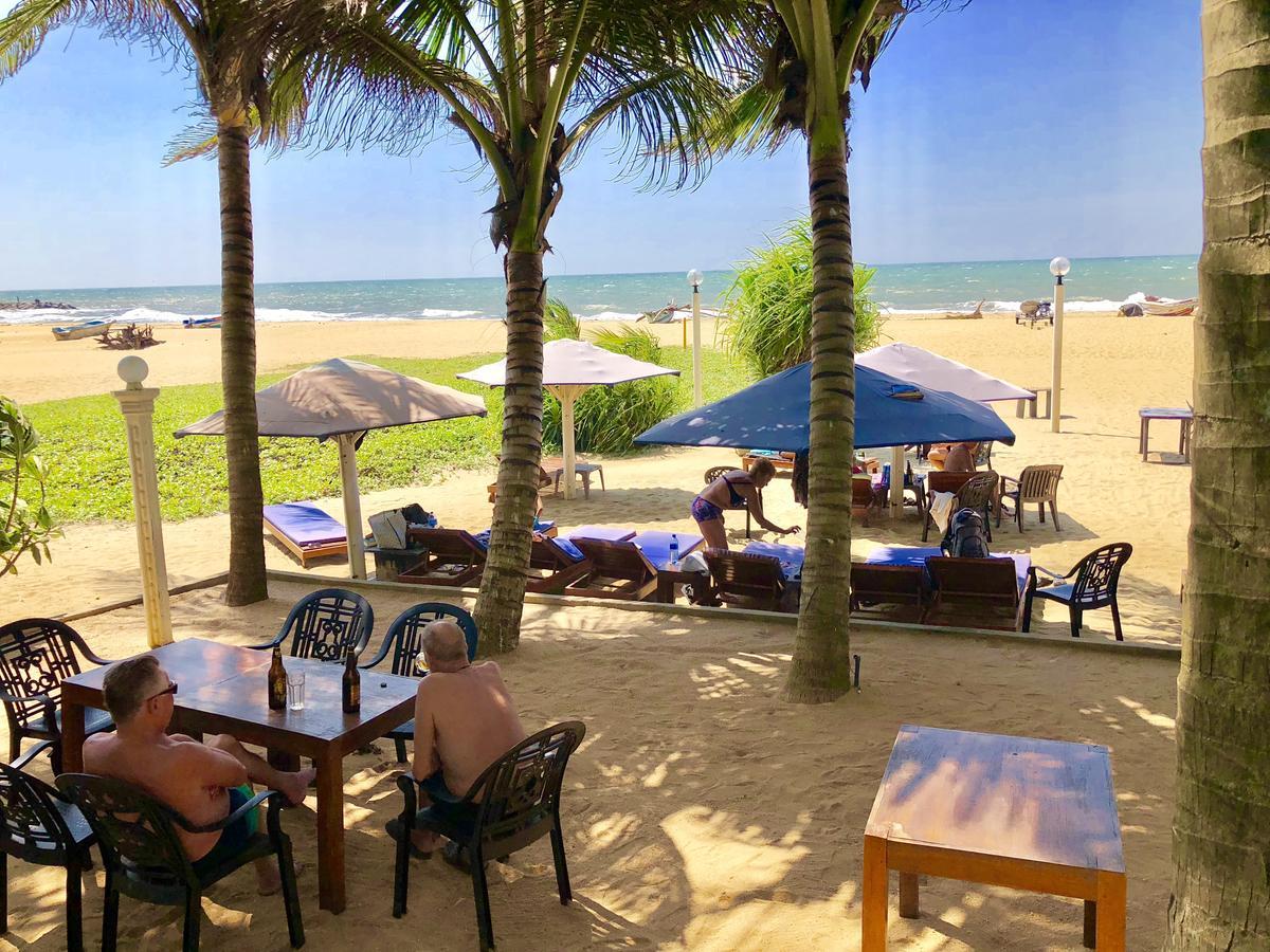 Lanka Beach Hotel Ettukala Exterior foto